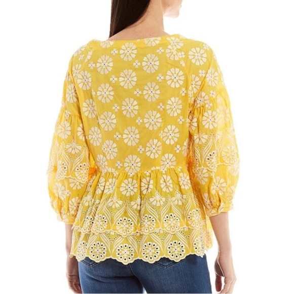 JOHN MARK Floral Embroidered 3/4 Puff Sleeve Ruffle Scalloped Hem Top Size M - Picture 2 of 8